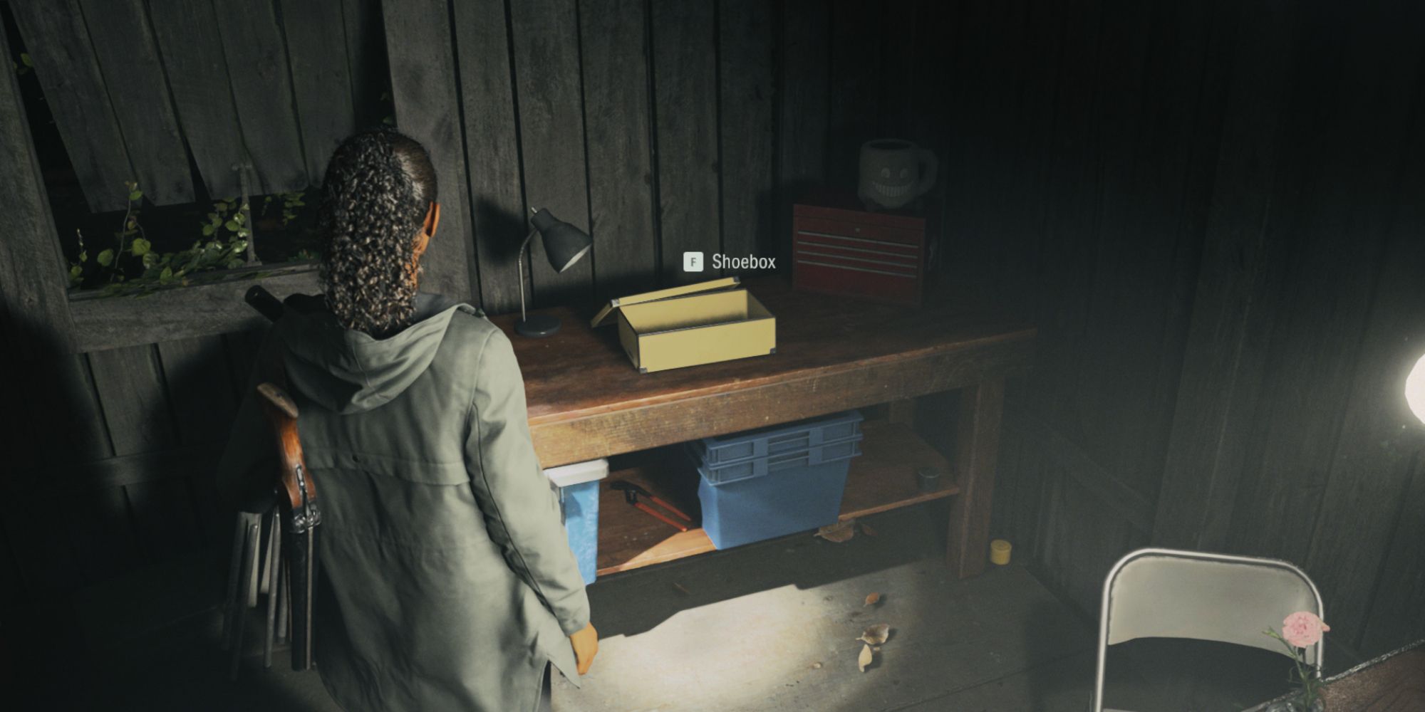 Сага Андерсон хранит свой лишний инвентарь в коробке из-под обуви в Alan Wake 2