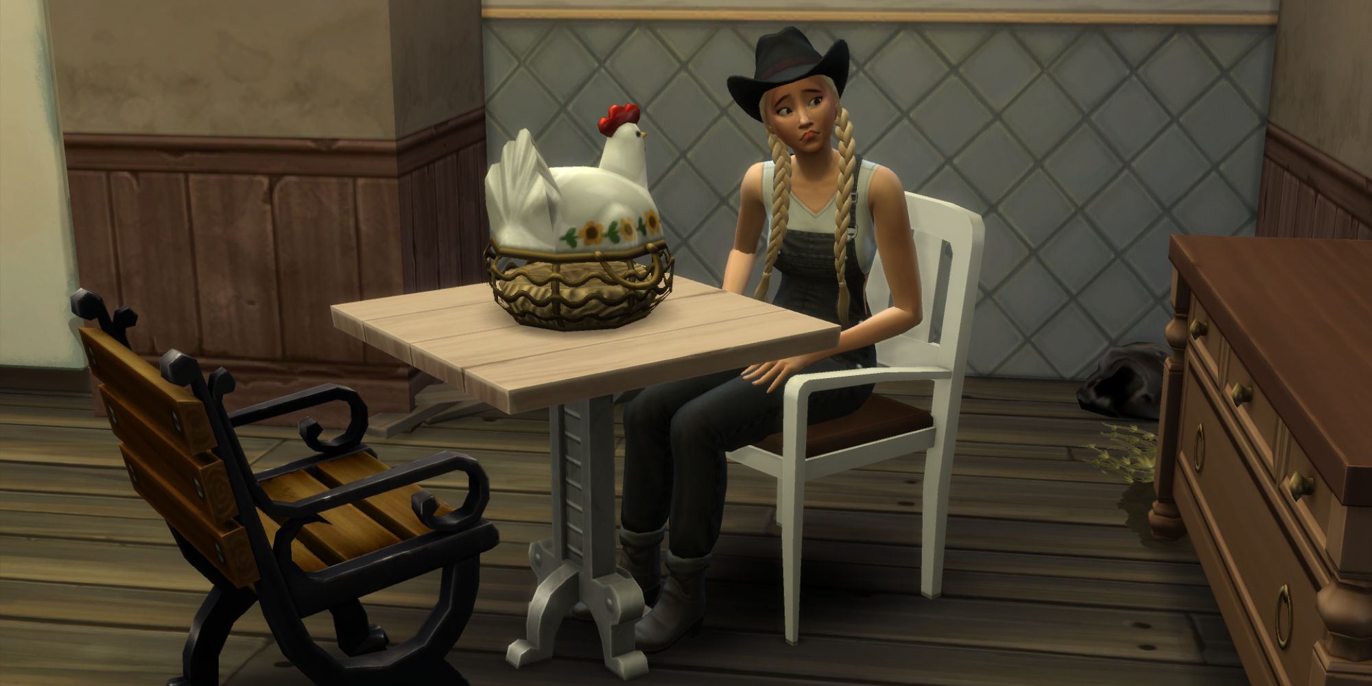 Сим, участвующая в «Цветущем испытании» в The Sims 4, сидит на своей плохо оформленной кухне.