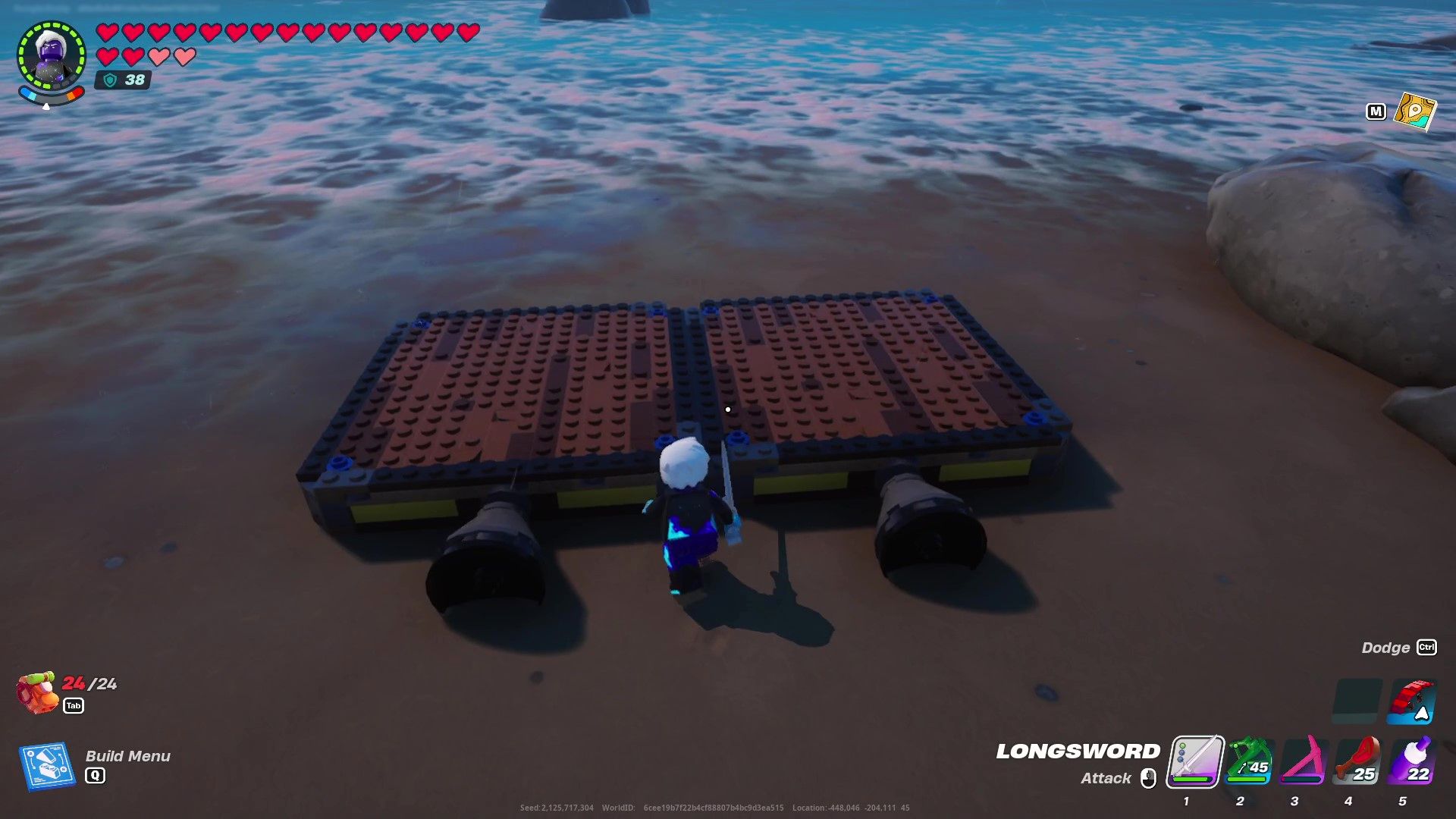 Игрок Lego строит корабль, чтобы пересечь воду.
