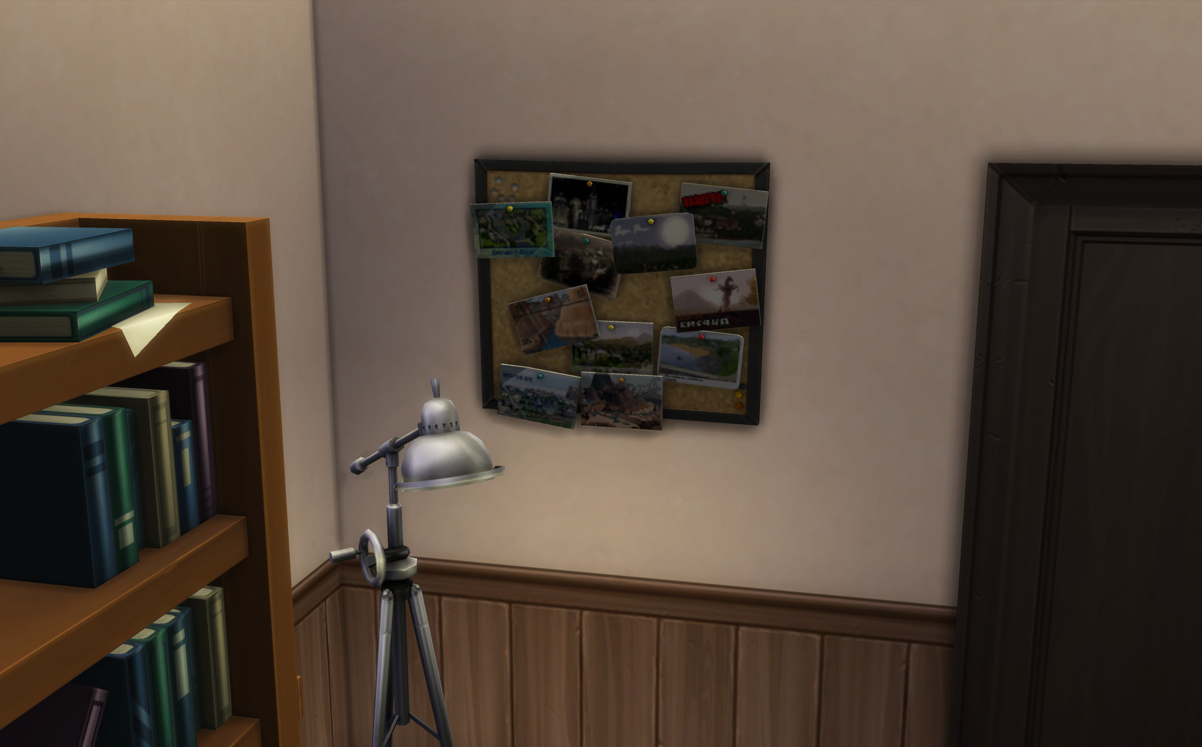 На снимке экрана The Sims 4 изображена доска объявлений со множеством прикрепленных к ней открыток.